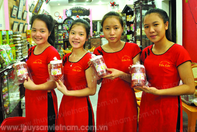Tấn Lộc và đặc sản tôm chua Huế