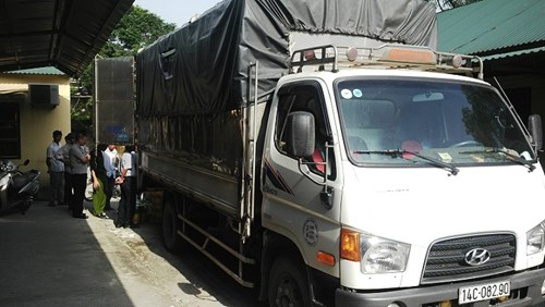 Gần 4 tấn cá chình, ba ba, sụn chân gà Trung Quốc vận chuyển về Hà Nội tiêu thụ