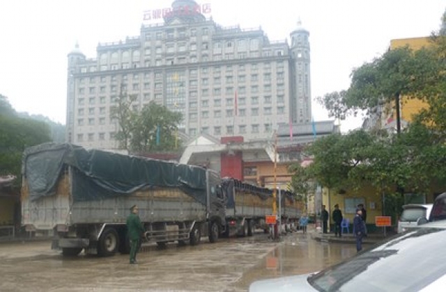 Lo lắng hàng nông sản xuất sang Trung Quốc