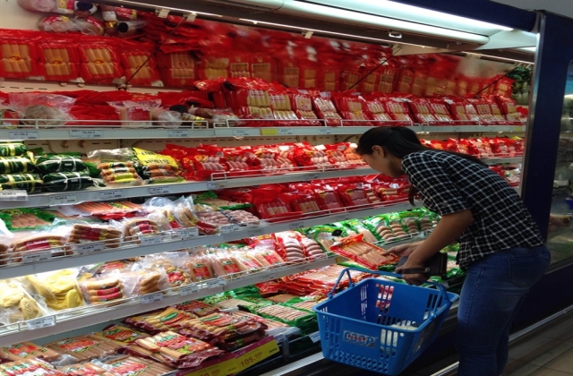 Vụ bắt 2 tấn xúc xích Viet Foods khiến ngành thực phẩm chao đảo...
