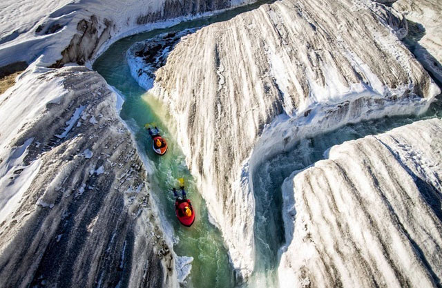 Bơi xuồng trên sông băng Aletsch