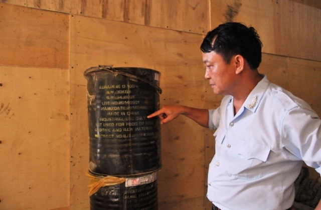 Bắt quả tang vụ trộn chất gây ung thư vào TĂCN...