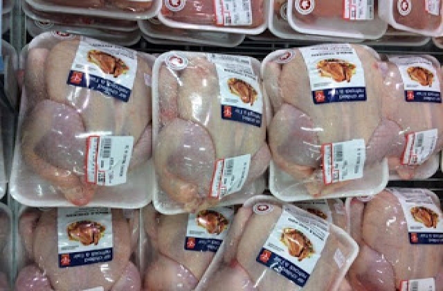 Dọa kiện bán phá giá, thịt gà Mỹ tăng 10.000 đồng/kg