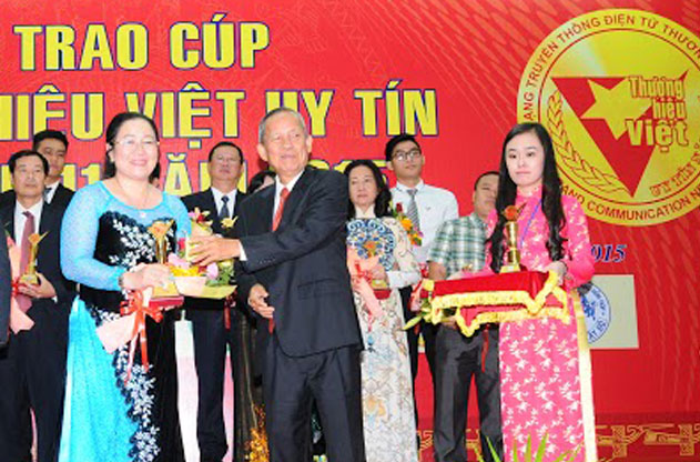 DNTN Thủy sản Đắc Lộc: Vinh dự nằm trong top 50 Thương hiệu Việt uy tín lần thứ 11