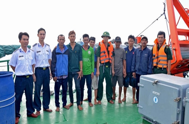 Tàu cá Bình Thuận được cứu nạn thành công