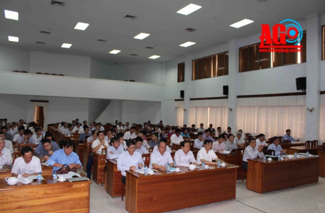 Cần xây dựng quy trình chuẩn từ nhân giống đến xuất khẩu cá tra