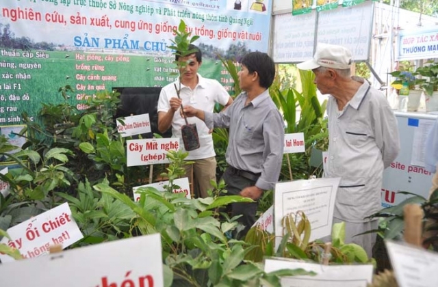 Long An chọn cây trồng, vật nuôi ứng dụng công nghệ cao...