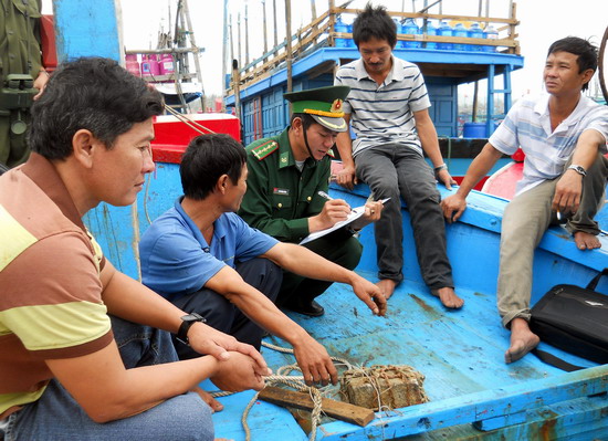 Ra khơi mùa biển động