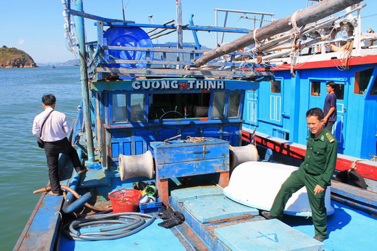 Một tàu cá trình báo việc bị tàu Trung Quốc tấn công