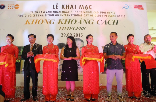 Triển lãm “Không khoảng cách” về người cao tuổi