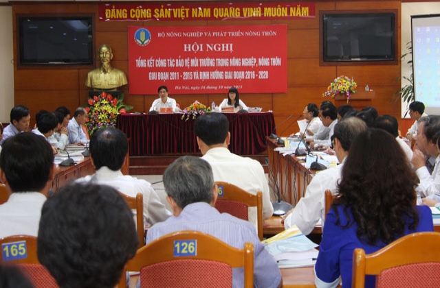 Môi trường trong nông nghiệp, nông thôn tiếp tục xấu đi